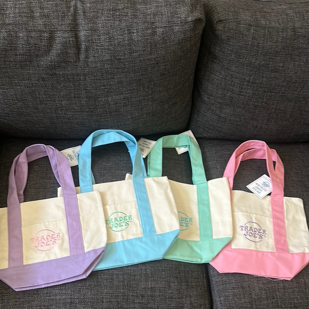 TIKTOK VIRAL Trader Joe’s Canvas Tote Bag Set (4 Bags!)